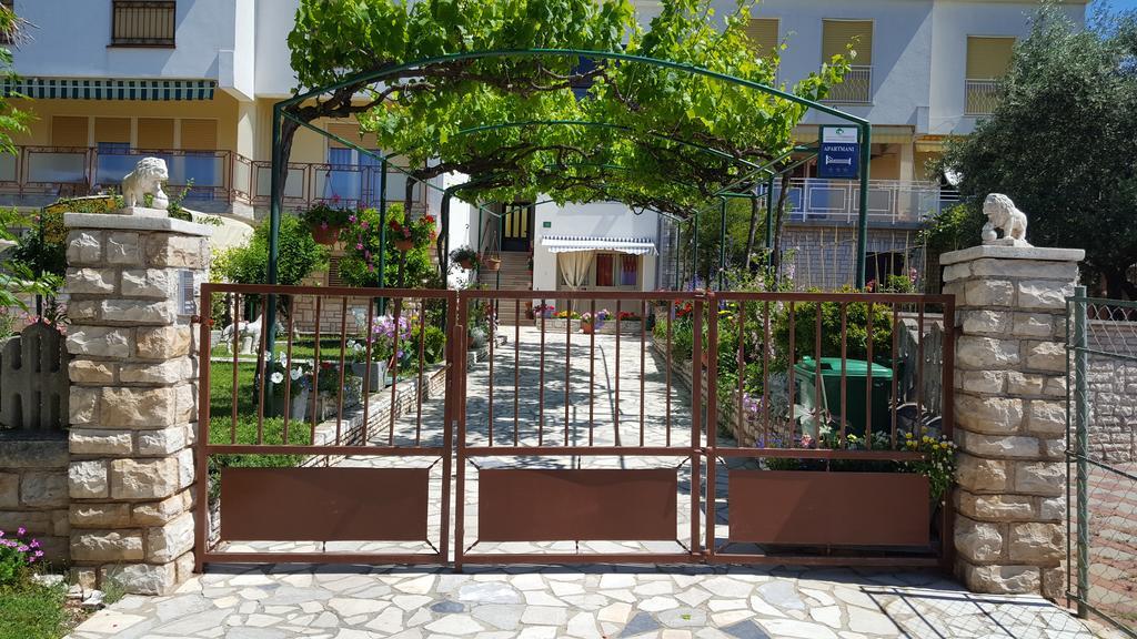 Apartments Paradiso Pola Esterno foto