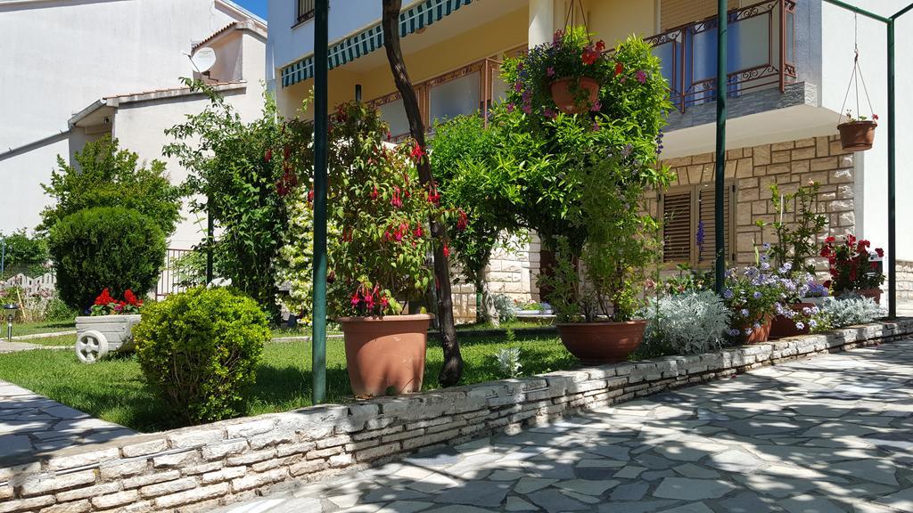 Apartments Paradiso Pola Esterno foto